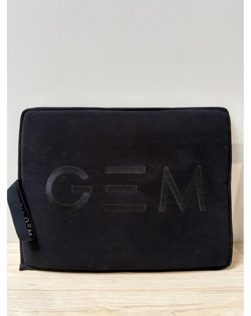 Grand tapis chien noir