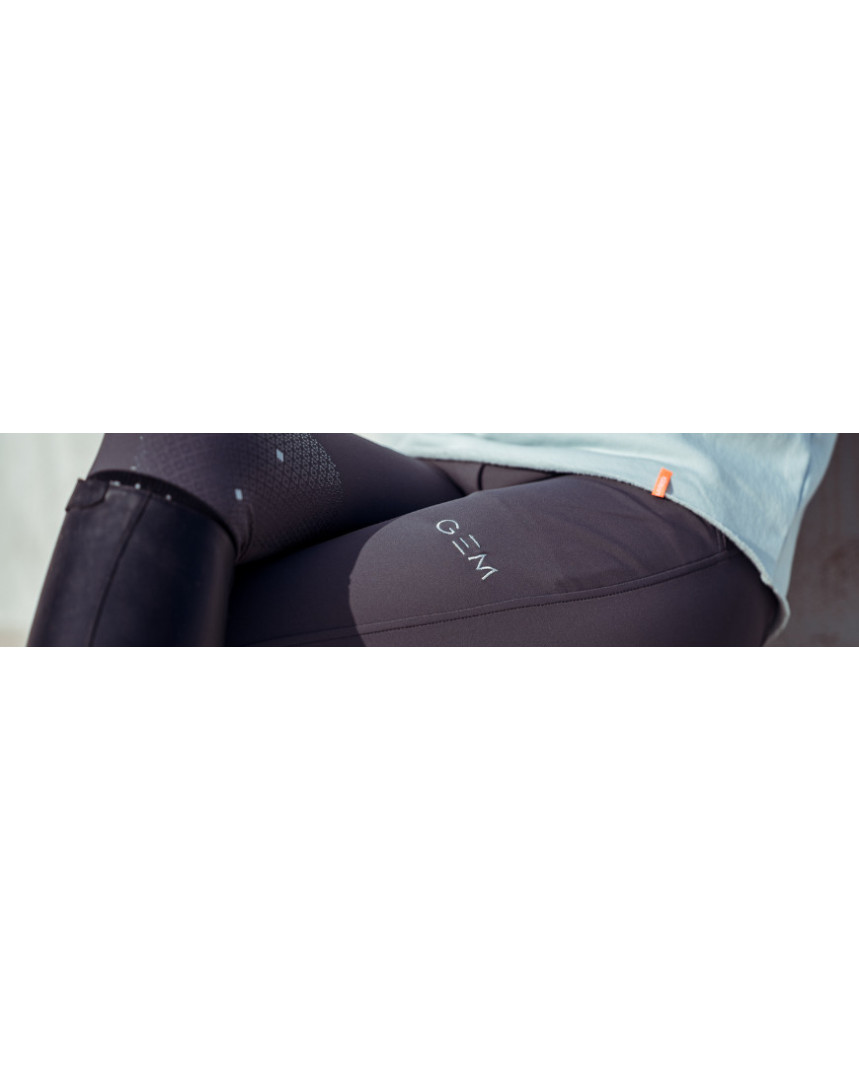 Pantalon d'équitation technique et confortable pour cavalière